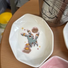 ポケモンの小皿とタンブラーの画像