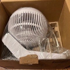 【新品未使用・保証付き】山善 DC壁掛けサーキュレーター YWRX-BMD18E(W) ホワイトの画像