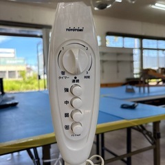 トヨトミ製  スタンド型扇風機  2015年製  ファン幅40cmの画像