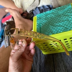 02 サングラスの画像