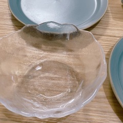 シンプルな食器　お皿(プレート)/マグカップ/ガラス食器の画像