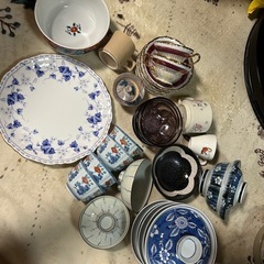 陶器の食器　1つ100円の画像