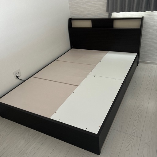 ダブルベッドフレーム 収納付き