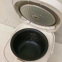 0831-005 Haierマイコン炊飯器　5.5合炊き　18年製の画像