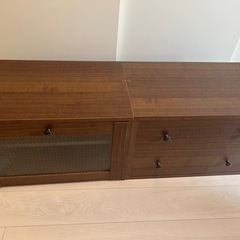 テレビボードの画像