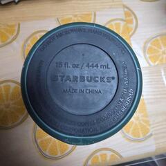 スターバックスの水筒の画像