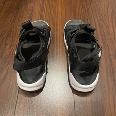 NIKE サンダル　キャニオン　25 ブラックの画像