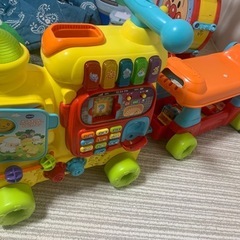 英語で遊べる乗り物　おもちゃの画像