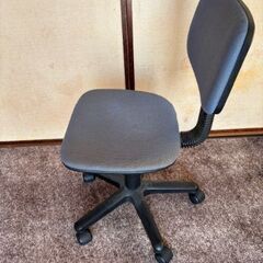 OAデスクとチェアの画像