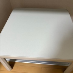 こたつテーブルの画像