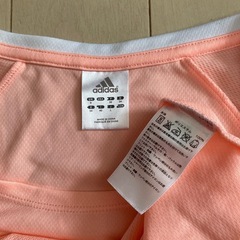 adidasの画像
