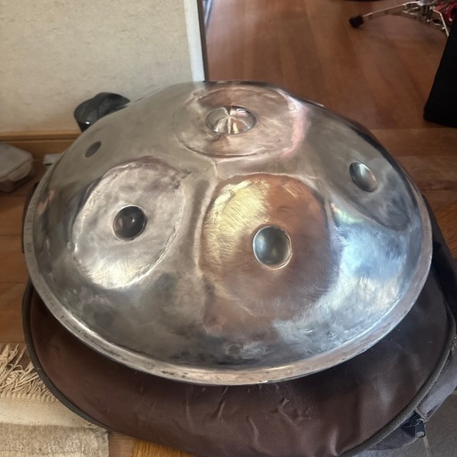 ハンドパン　楽器