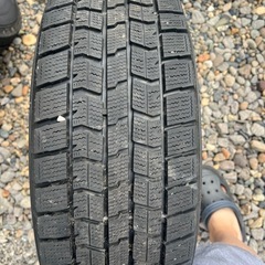 値下げします！205/65r16スタッドレスタイヤの画像