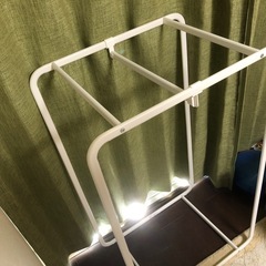 IKEAで買ったハンガーラックの画像