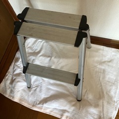 【受渡確定】2段脚立　※取りに来て頂ける方の画像