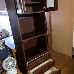 食器棚の画像