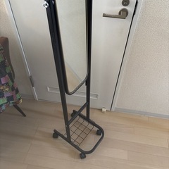 全身用の鏡（姿見）差し上げます
の画像