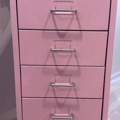 IKEAピンクキャビネットの画像