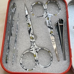 スヌーピー  グルーミングセット　缶ケース付き　新品の画像