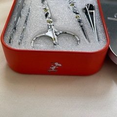 スヌーピー  グルーミングセット　缶ケース付き　新品の画像