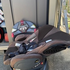 チャイルドシート　Aprica フラディア　ラクート　プレミアムブラウンの画像