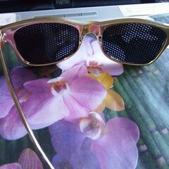 MO　ET　サングラス！ゴールド色！格好良いデザイン！御使用下さい。の画像