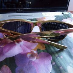 MO　ET　サングラス！ゴールド色！格好良いデザイン！御使用下さい。の画像