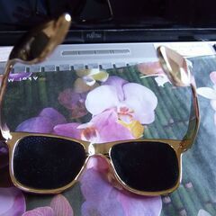 MO　ET　サングラス！ゴールド色！格好良いデザイン！御使用下さい。の画像