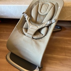 【3万円未使用】エルゴ　バウンサー　ソフトオリーブの画像