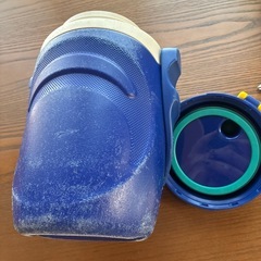 3リットル水筒の画像