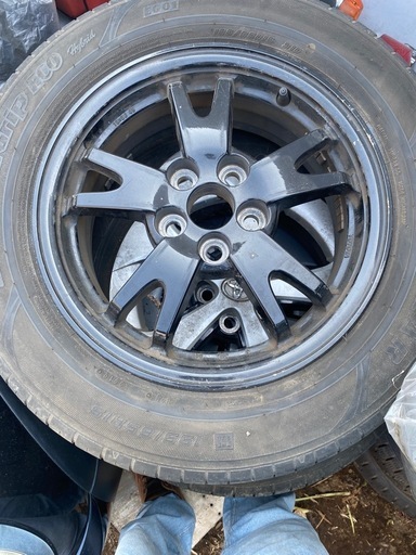 アルミホイルとタイヤ