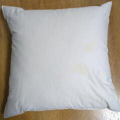 クッション　枕　2つセットの画像