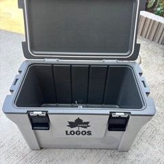 クーラーボックス　ロゴス製の画像