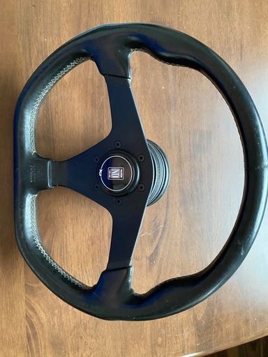 ナルディステアリング本革巻と車内用ミスト加湿器付き