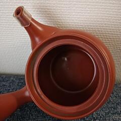 赤い丸型急須、金属製の茶こし付き
未使用 倉庫保管品の画像