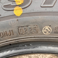 ジムニーノマド純正タイヤ25年製DUELER H/L195/80r15の画像
