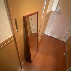 【無印良品】壁につけられるミラーの画像