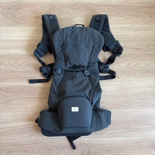 【美品
】ピトレスク 4wayベビーキャリアオン 抱っこ紐 ネイビー