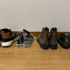 キッズ　ハイカットスニーカー
の画像