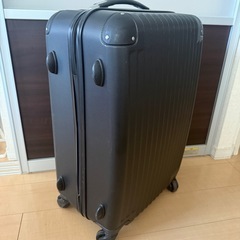 スーツケース 黒の画像