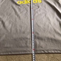 アディダスtシャツの画像