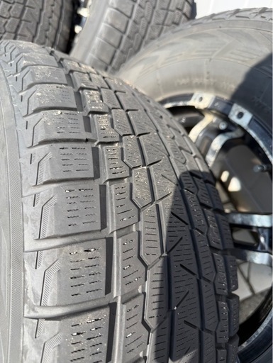 スタッドレスタイヤ　265/65R17
