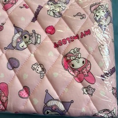 マイメロ、クロミ　ひんやりキルトマット　新品、ピンク　100 × 70センチの画像