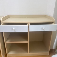 学習デスク&チェア、棚の画像