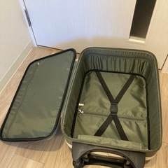 キャリーケース　の画像