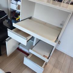食器棚の画像