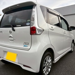低走行8万キロ台☆H27年式☆360度アラウンドビューモニター付き！月々1万円〜分割払い可❗️ 車検2年付き！【名義変更代込み】大人気☆日産 デイズ☆Bluetooth対応ナビ付き☆走行中DVD見れます☆ETC付き☆便利なバックカメラ付き☆ドラレコ付き☆スマートキー☆フルオートエアコン☆純正アルミ！そのまま乗って帰れます❗️の画像