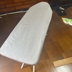 折り畳みスタンドアイロン台の画像