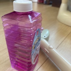 シャボン玉液とおもちゃの画像