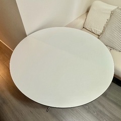 【おしゃれカフェ風】円形カフェテーブル 直径80cm／2年使用／ホワイト／ダイニング・ワーク兼用の画像